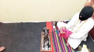Indian Desi Tailor ny Aunty ko Ghori bana k Gand Chod Chod k Phar d Hindi Audio Indian Aunty Sex